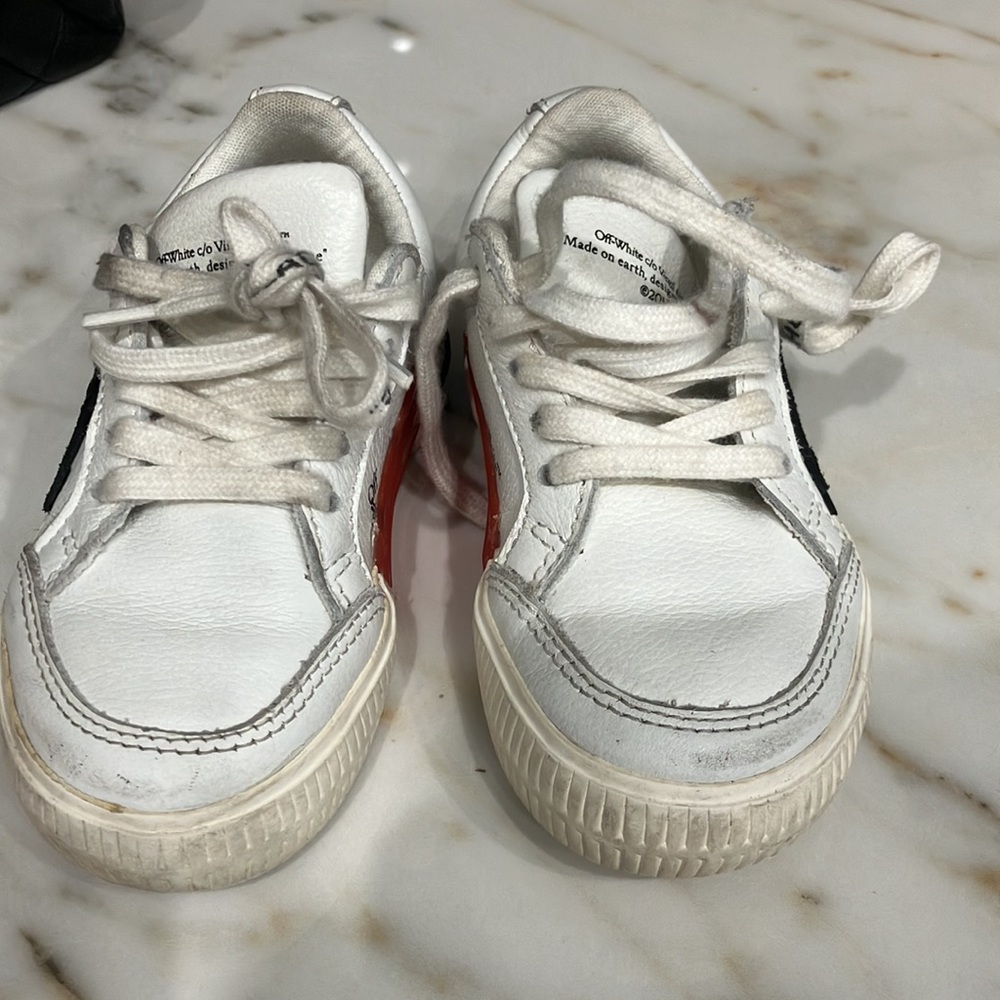 Off white - Picture 3 of 5